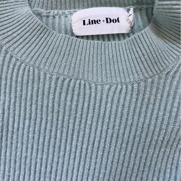 Line & Dot light blue puff sleeve sweater size small - Picture 2 of 3